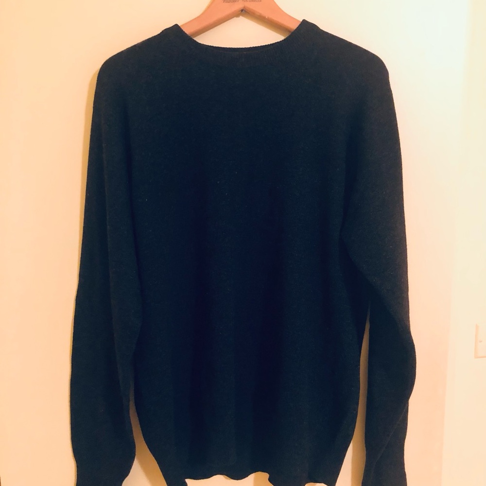 Men’s Hawico grey lambs wool sweater.